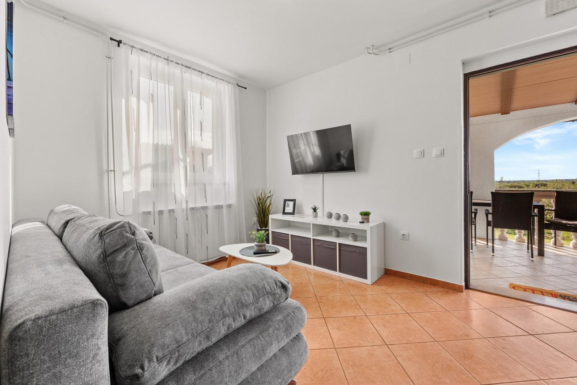 Apartment Danica Valtura Exterior photo